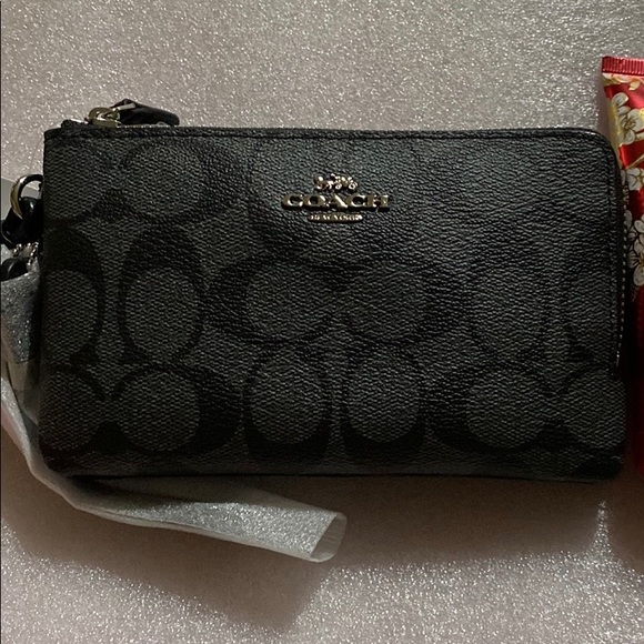 NWT 🔥 Double Corner Zip Wristlet In Signature Canvas NWT - Picture 15 of 16